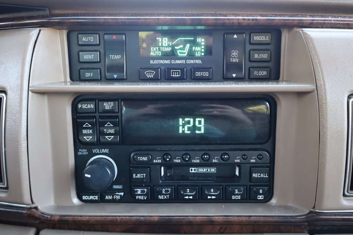 Used 1996 Buick Roadmaster Estate RWD image 34
