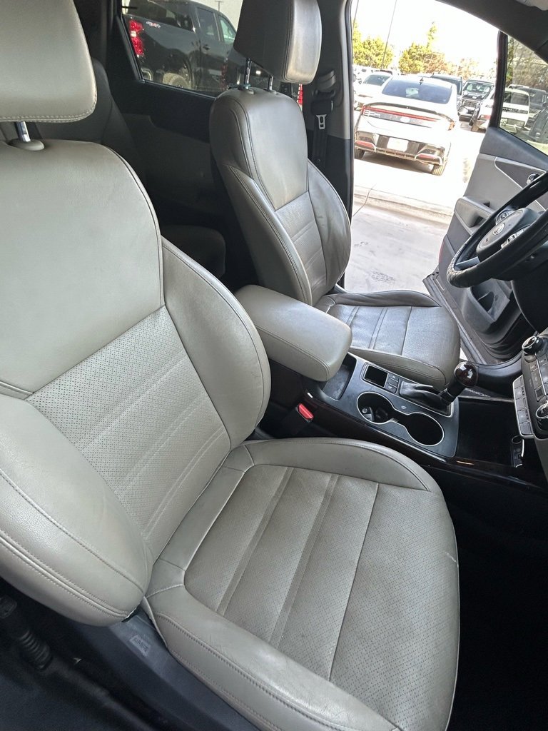 Used 2017 Kia Sorento EX image 17