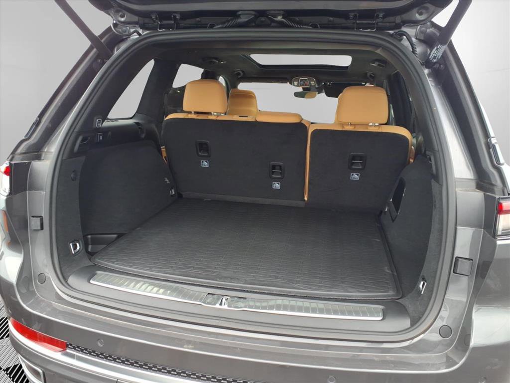New 2025 Jeep Grand Cherokee Summit image 24