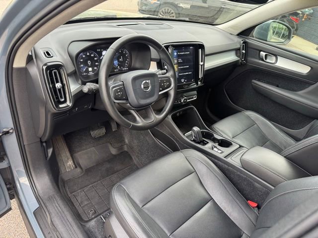 Used 2020 Volvo XC40 T5 Momentum w/ Protection Package AWD/4WD image 22