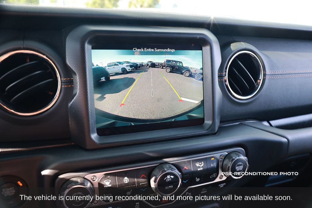 Used 2023 Jeep Wrangler Unlimited Sahara AWD/4WD image 17