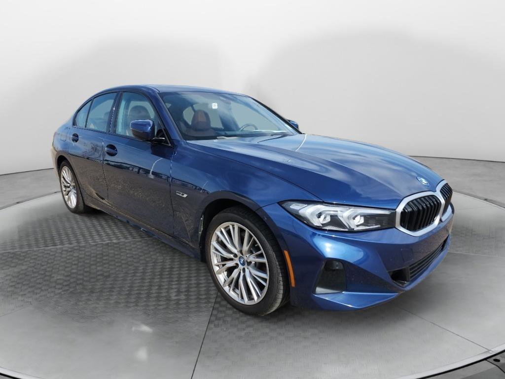 Used 2023 BMW 330e xDrive w/ Premium Package image 7