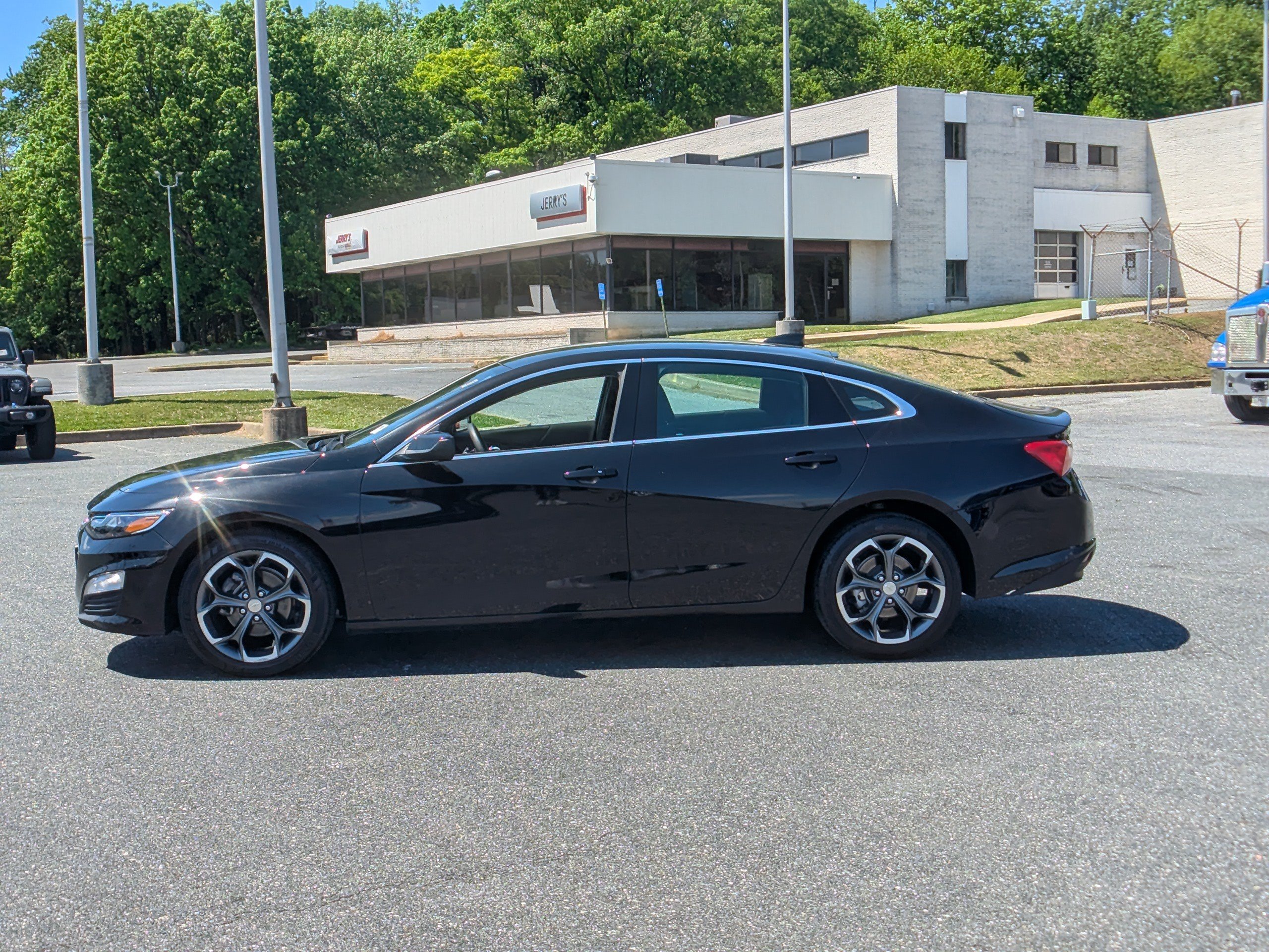 Used 2024 Chevrolet Malibu LT FWD image 5