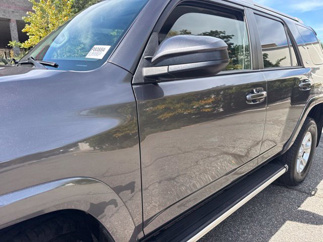 Used 2018 Toyota 4Runner SR5 AWD/4WD image 4