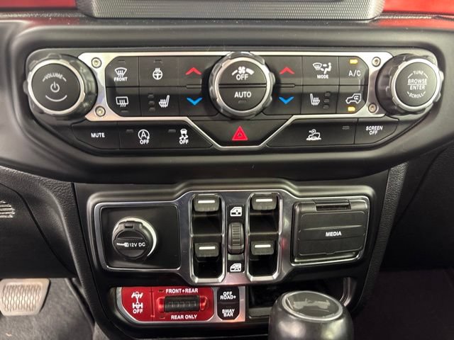 Used 2021 Jeep Wrangler Unlimited Rubicon w/ Cold Weather Group AWD/4WD image 6