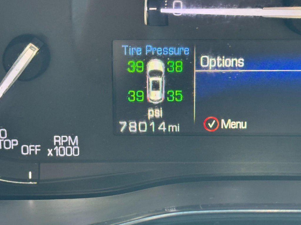 Used 2018 Cadillac XT5 Luxury w/ Driver Awareness Package FWD image 22