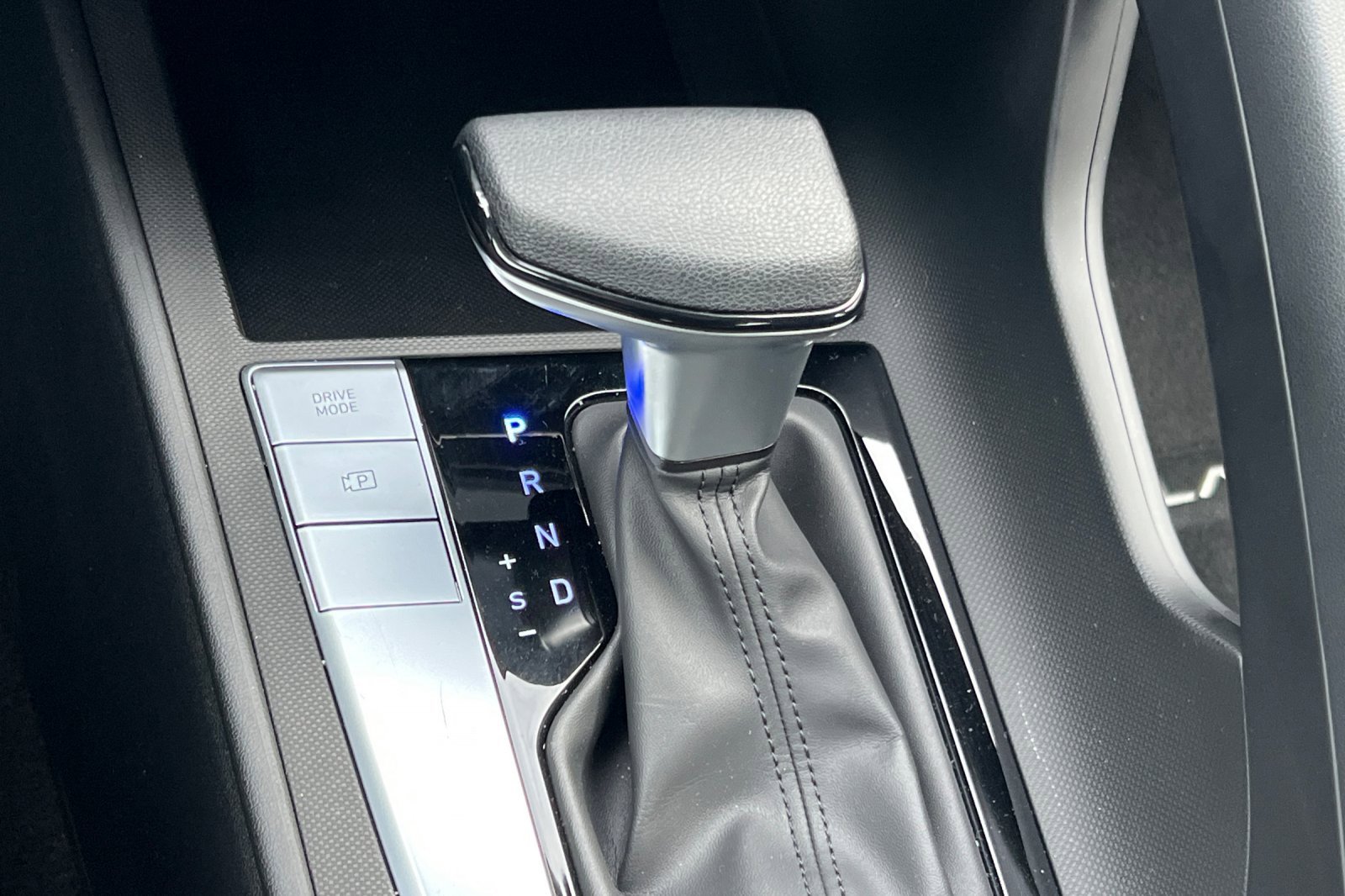 Used 2024 Hyundai Elantra SEL image 23