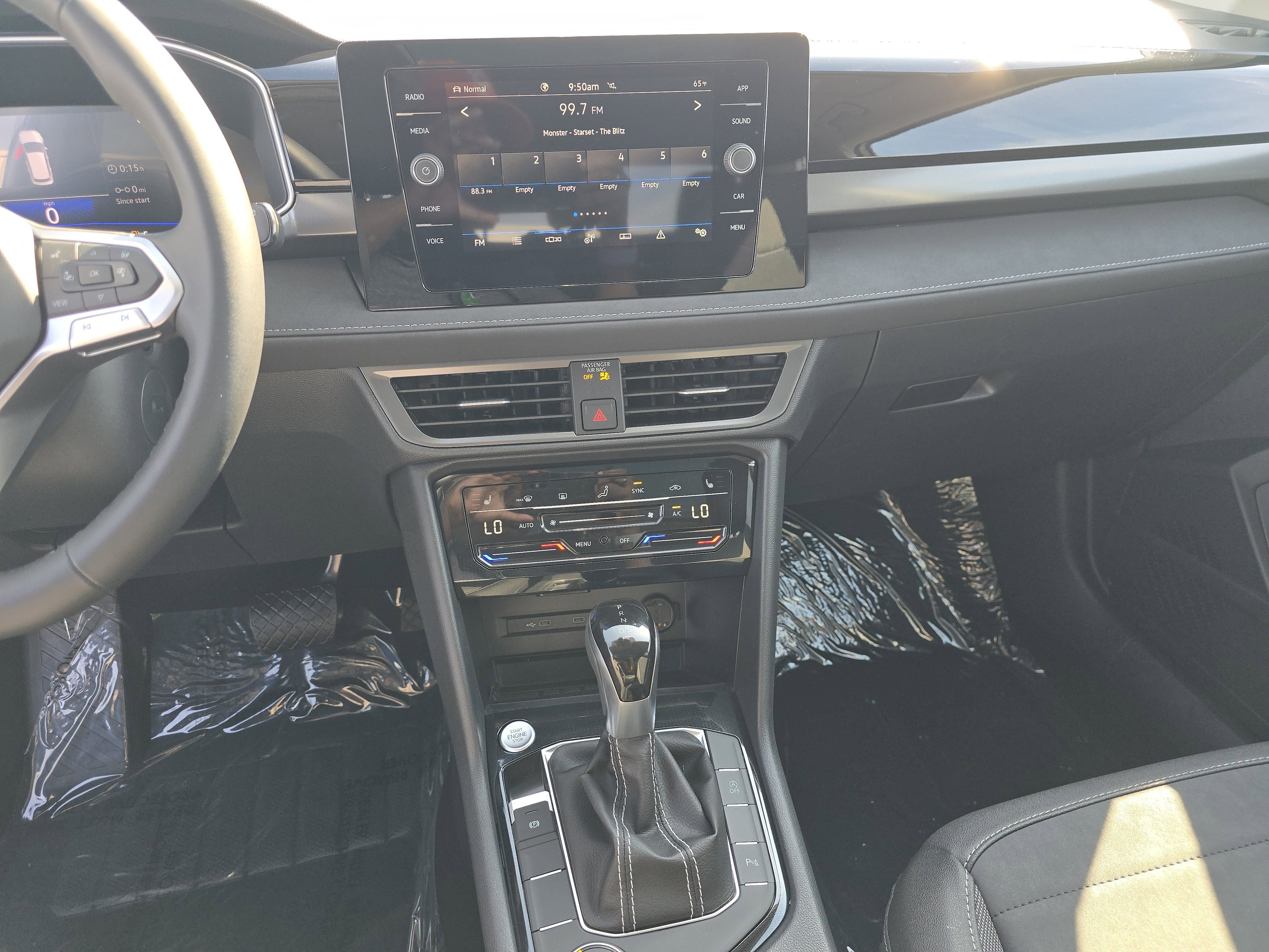 New 2025 Volkswagen Taos SE image 25