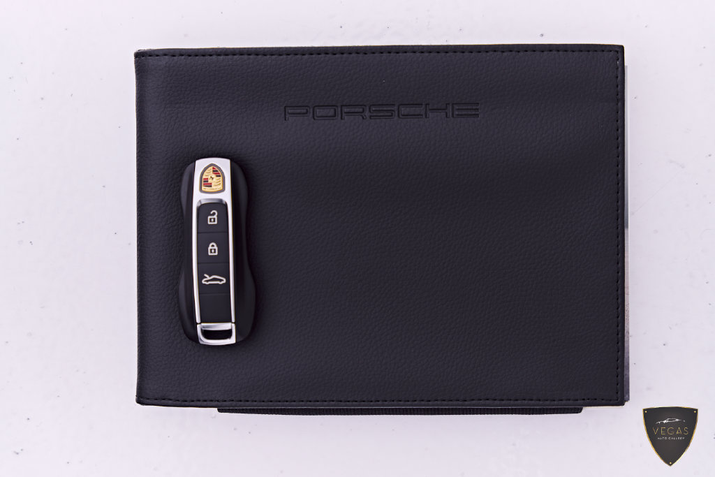 Used 2025 Porsche 911 Carrera RWD image 95