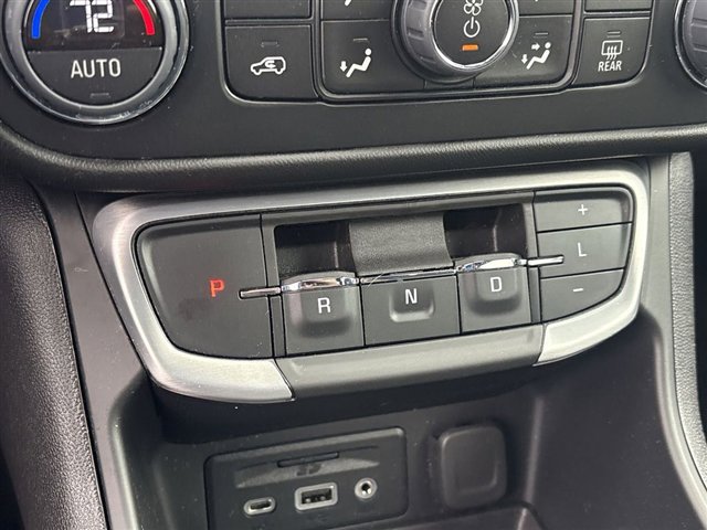 Certified 2024 GMC Terrain SLT w/ Infotainment Package II image 16