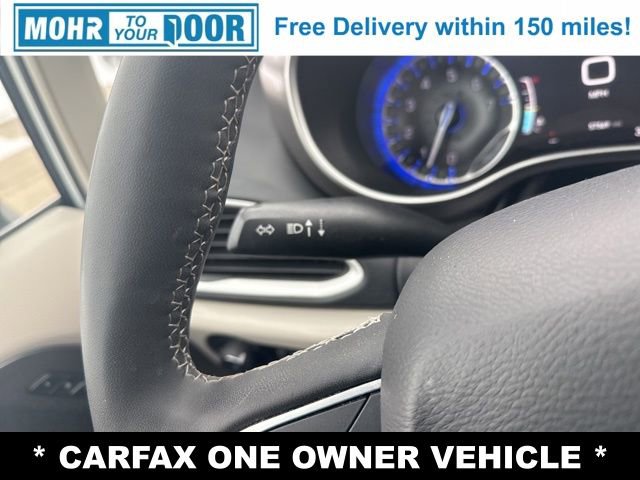 Used 2023 Chrysler Pacifica Touring-L image 13