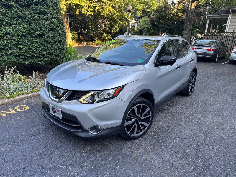 Used 2017 Nissan Rogue Sport SL w/ SL Premium Package AWD/4WD image 3