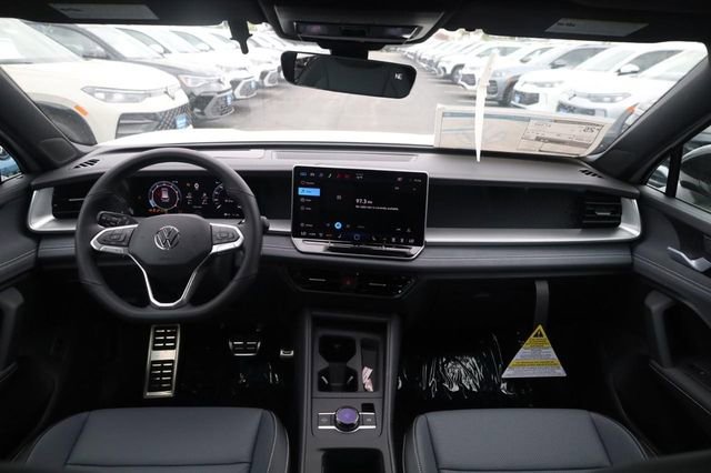 New 2026 Volkswagen Tiguan SE R-Line image 6