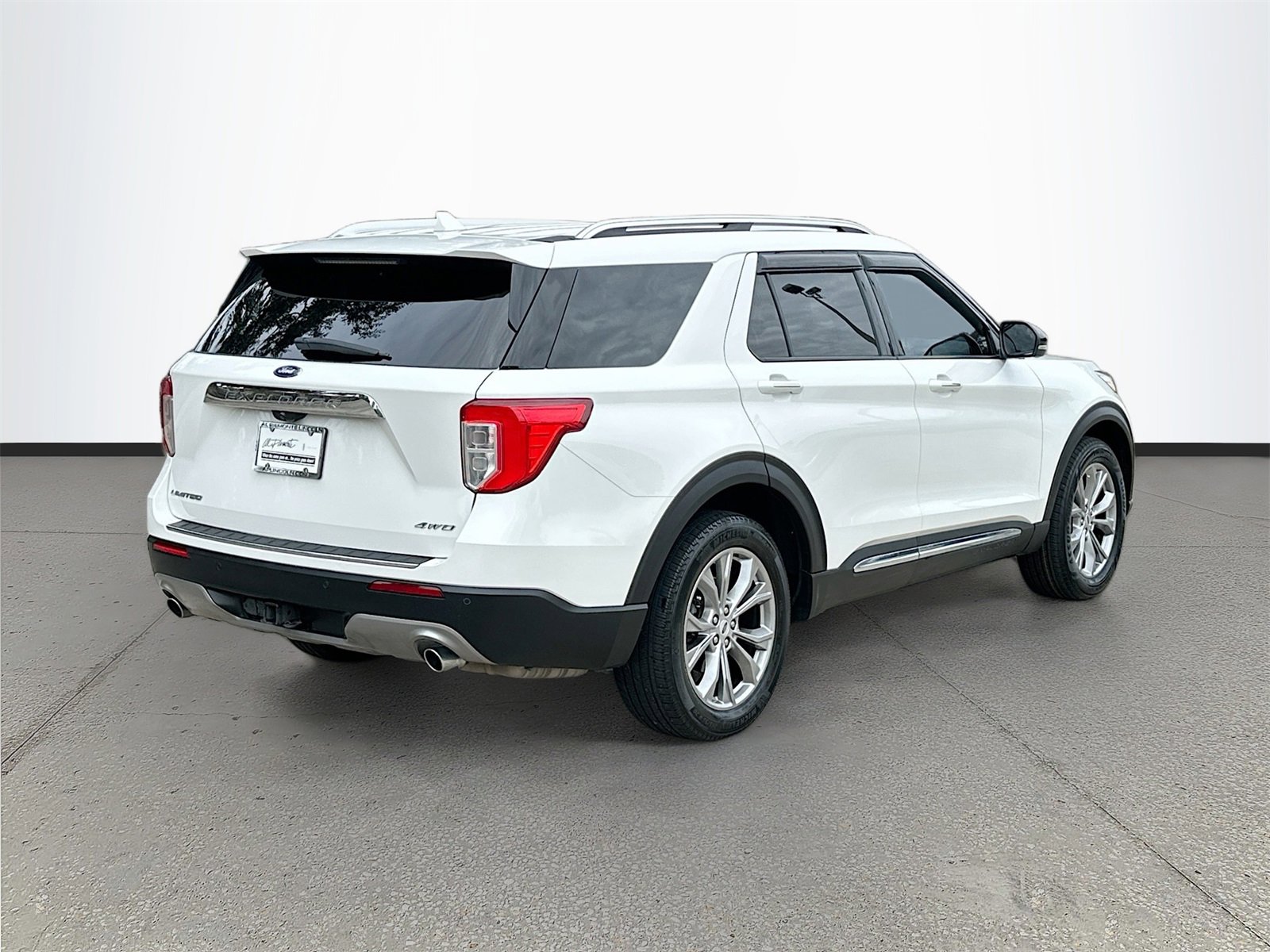 Used 2022 Ford Explorer Limited w/ Equipment Group 301A image 7