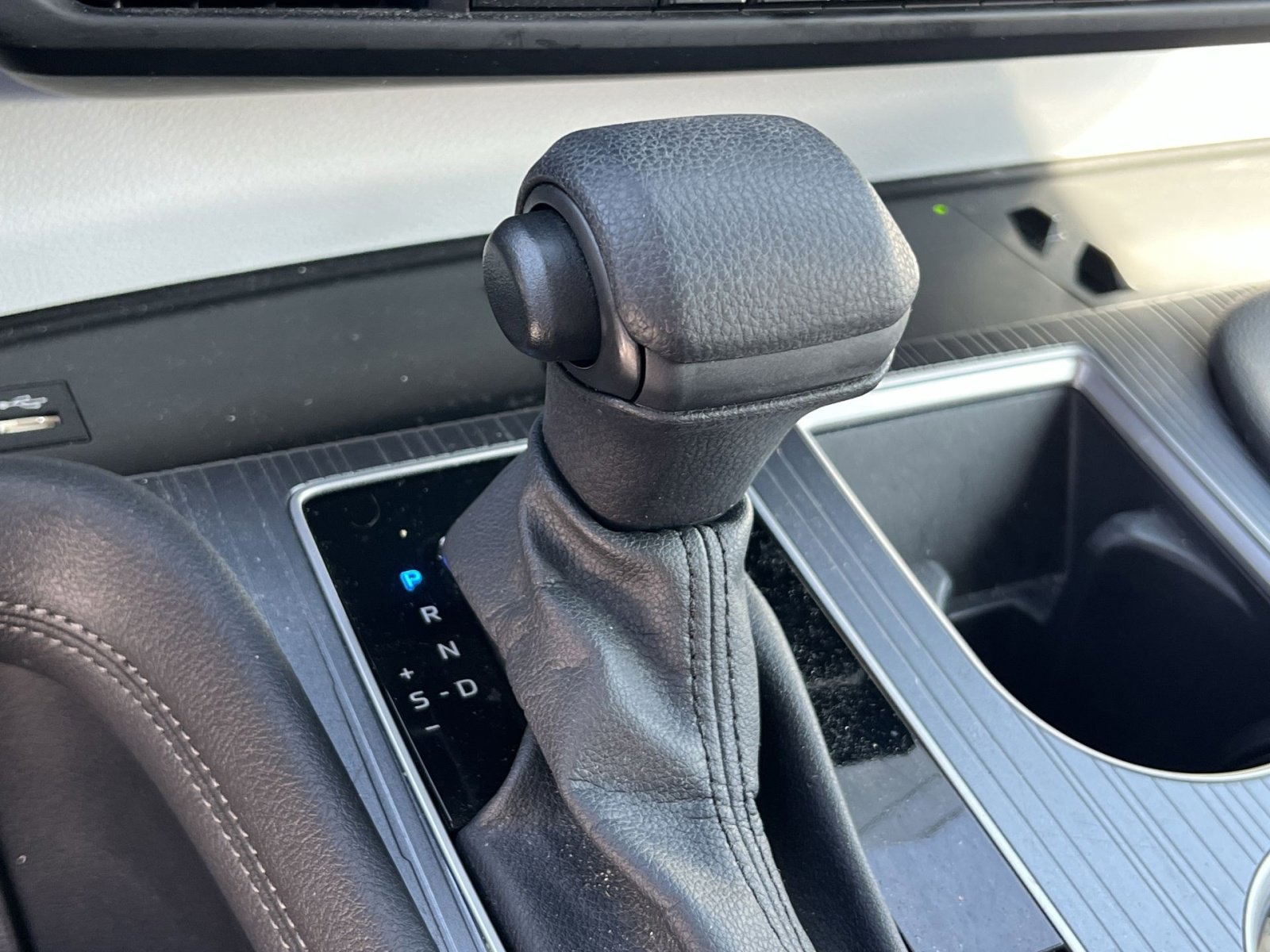 Used 2025 Toyota Sienna LE image 19