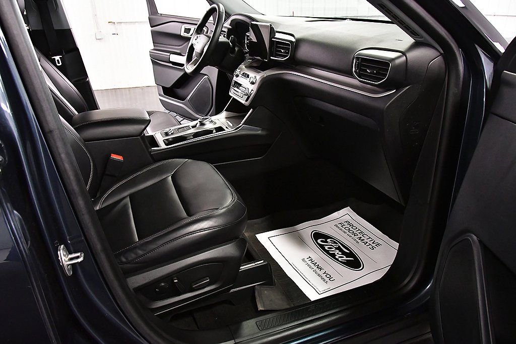 Used 2023 Ford Explorer XLT w/ Equipment Group 202A image 30