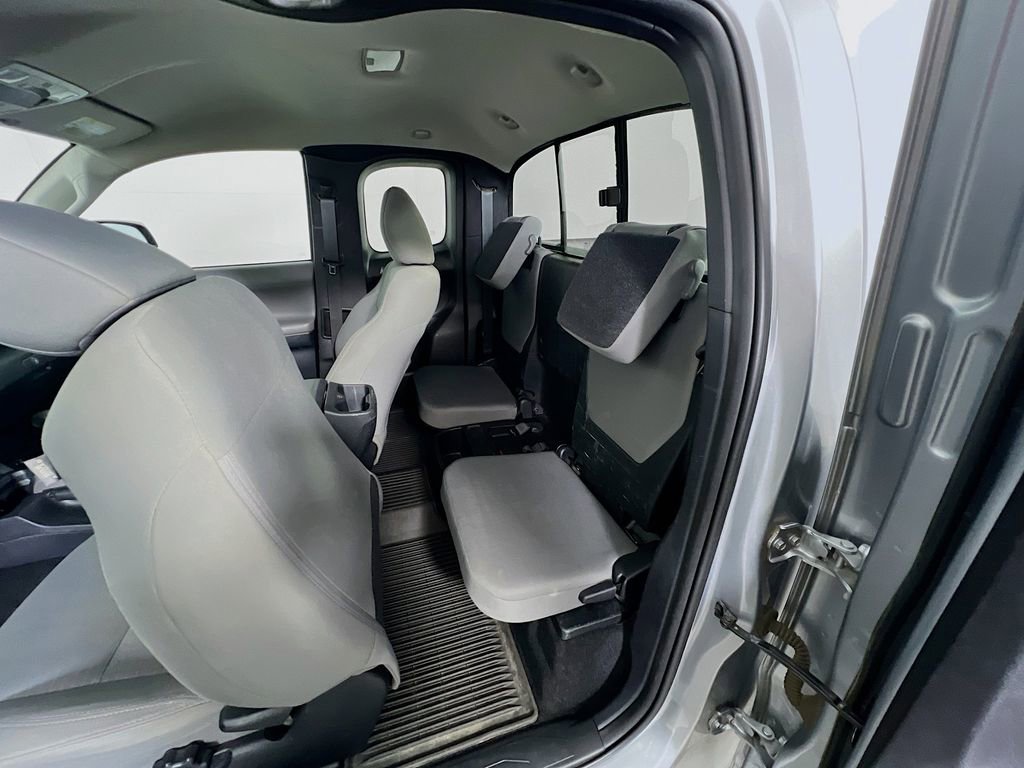 Used 2019 Toyota Tacoma SR5 AWD/4WD image 23