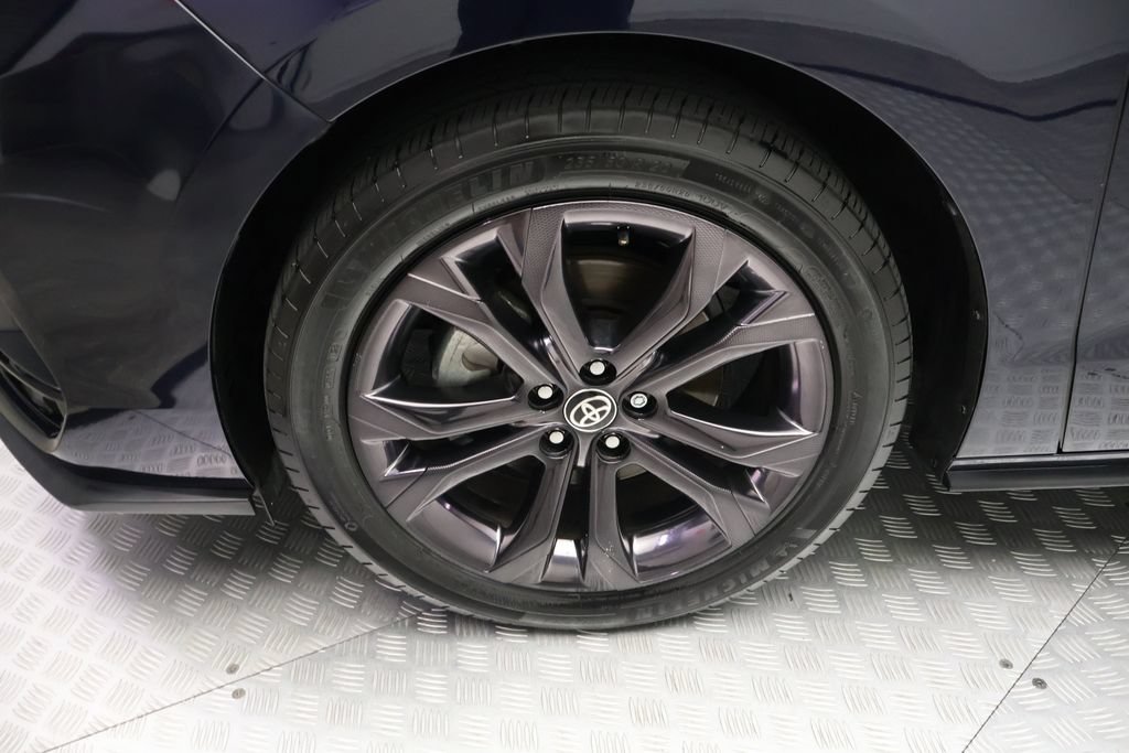 Certified 2024 Toyota Sienna XSE FWD image 4