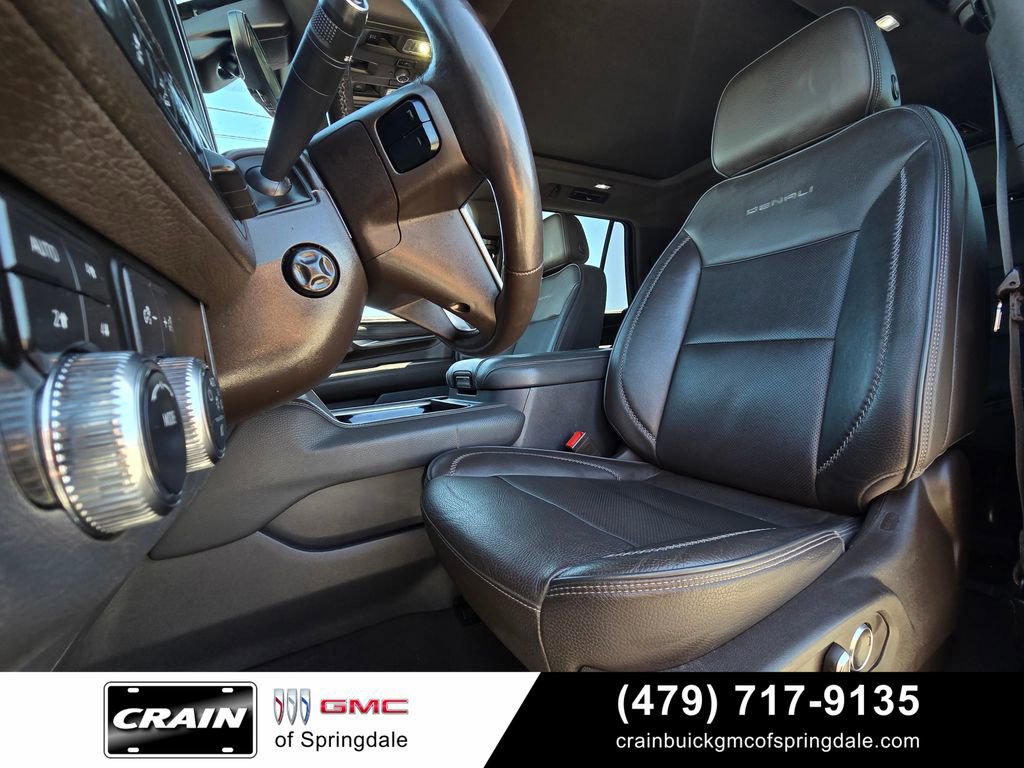 Used 2021 GMC Yukon Denali w/ Denali Premium Package AWD/4WD image 23