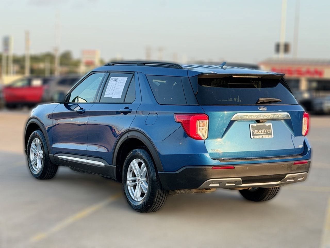 Used 2020 Ford Explorer XLT w/ Equipment Group 202A AWD/4WD image 6