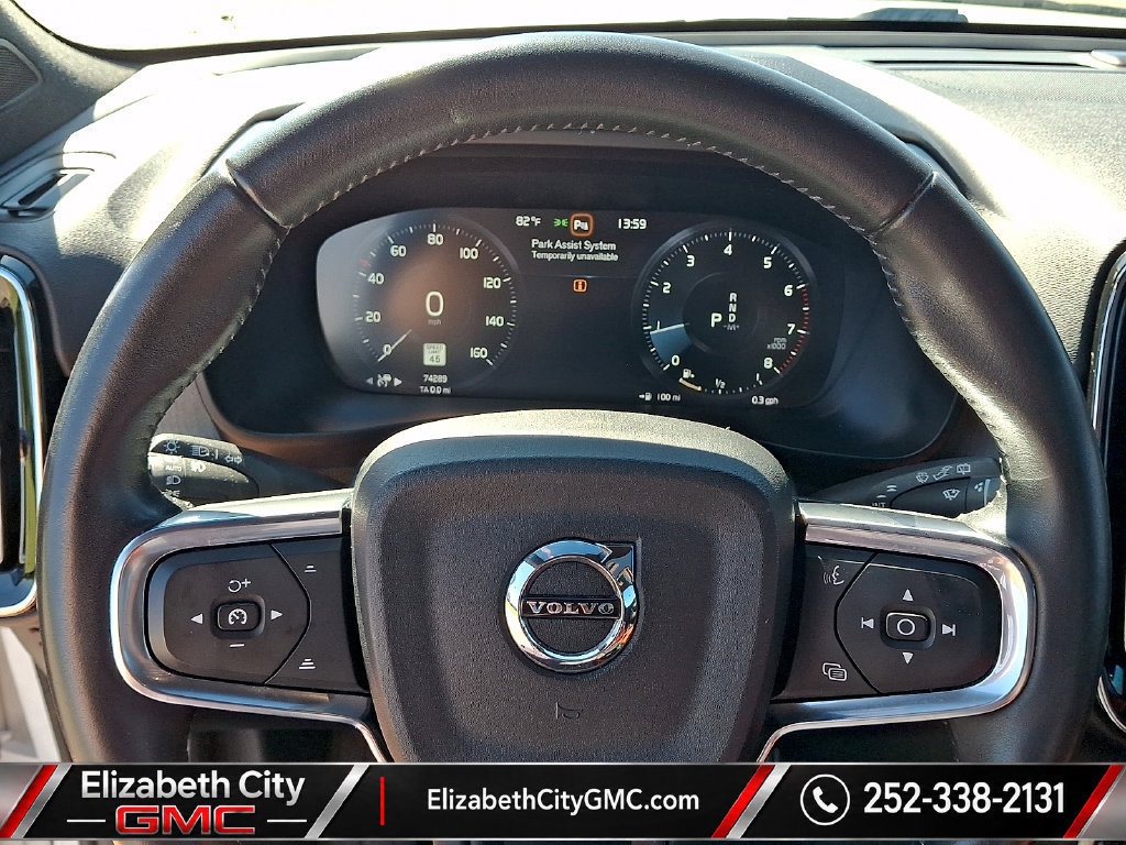 Used 2019 Volvo XC40 T4 Inscription FWD image 21