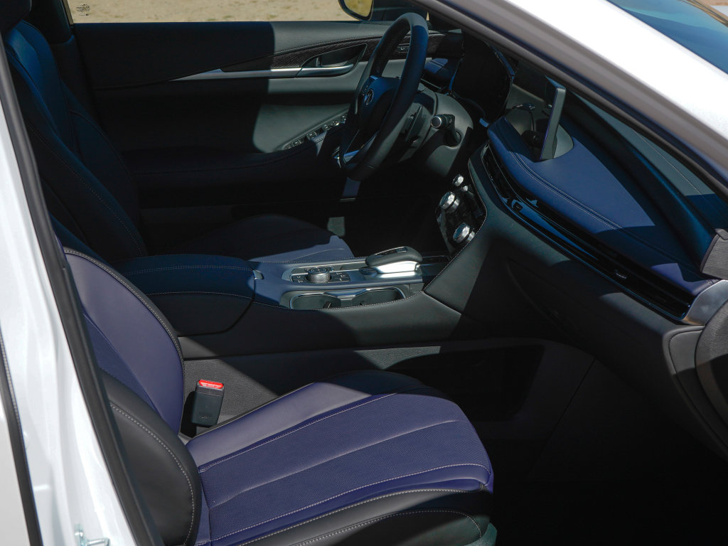 New 2026 INFINITI QX60 Sport w/ Dark Cargo Package image 20