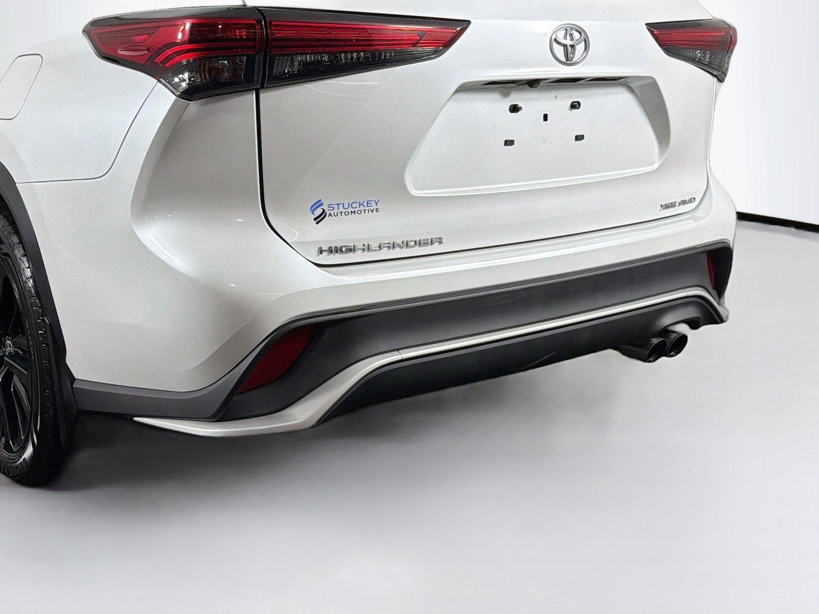 Used 2023 Toyota Highlander XSE AWD/4WD image 38