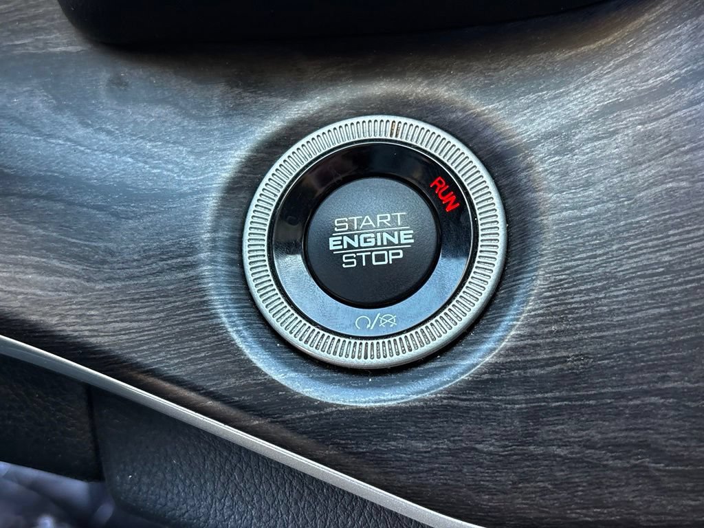 Used 2022 Jeep Grand Cherokee L Limited RWD image 23