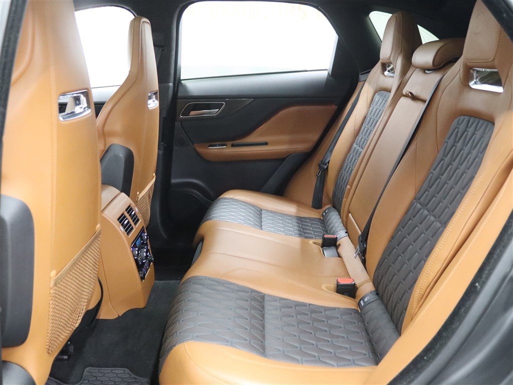 Used 2020 Jaguar F-PACE SVR image 14