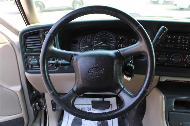 Used 2002 Chevrolet Avalanche 4x4 w/ Off-Road Suspension Pkg image 16