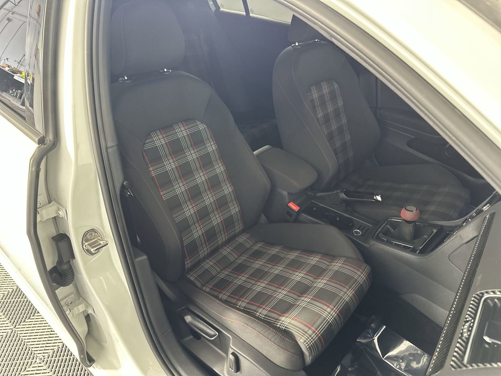 Used 2020 Volkswagen GTI S image 27