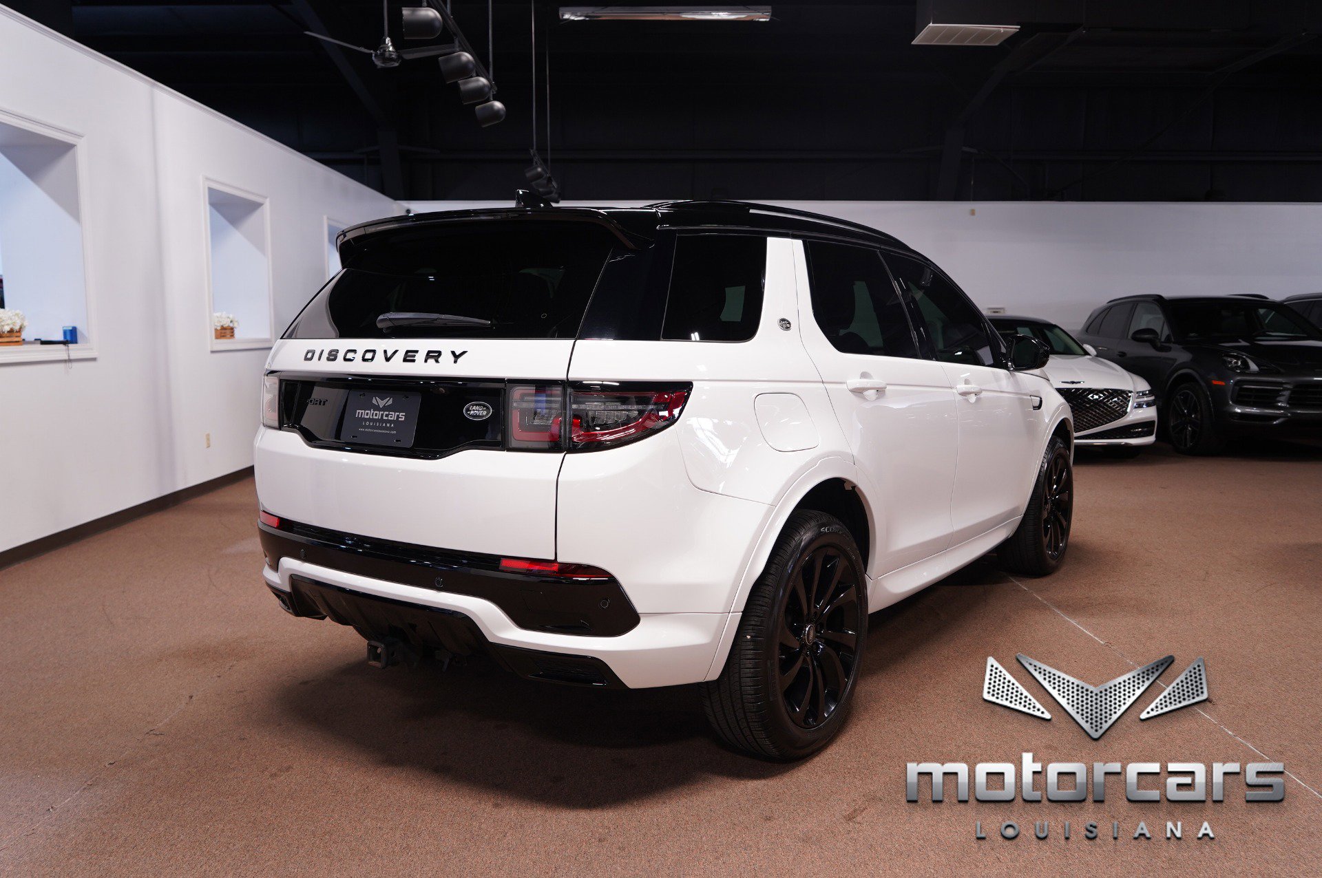 Used 2022 Land Rover Discovery Sport SE R-Dynamic image 7