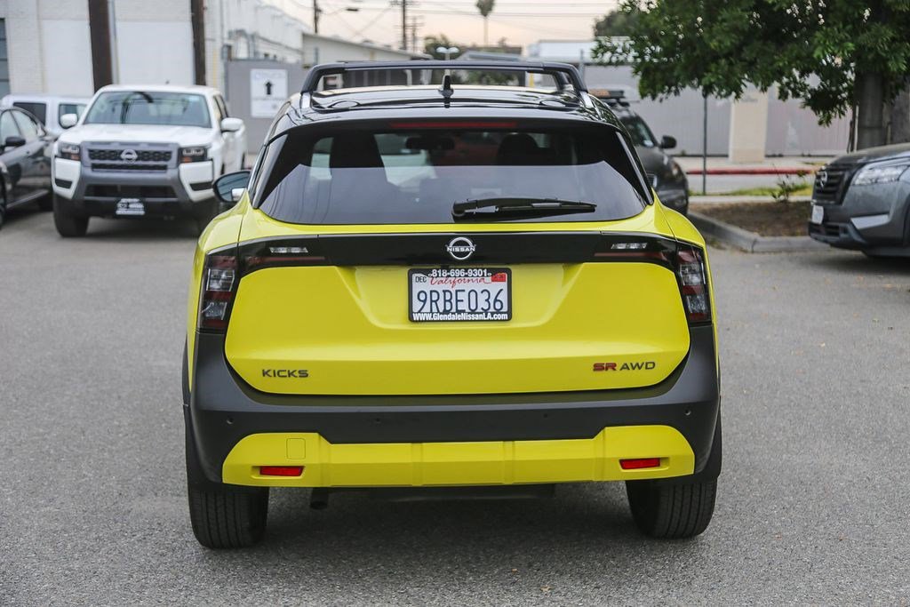 Used 2025 Nissan Kicks SR image 7