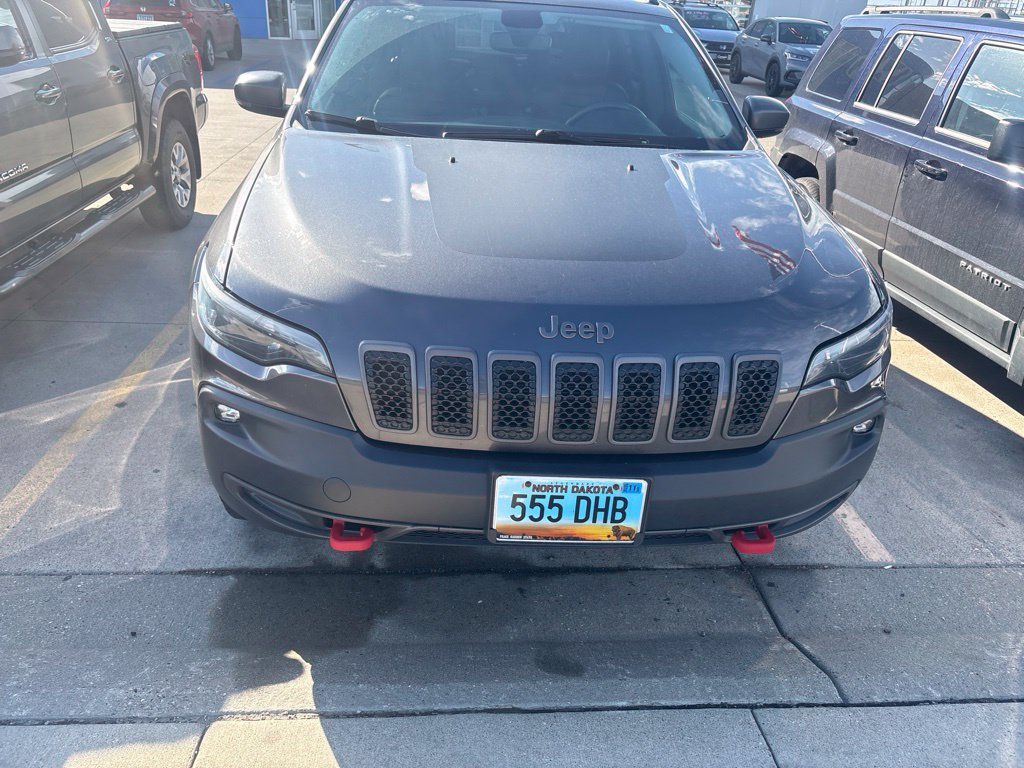 Used 2019 Jeep Cherokee Trailhawk w/ Cold Weather Group AWD/4WD image 3