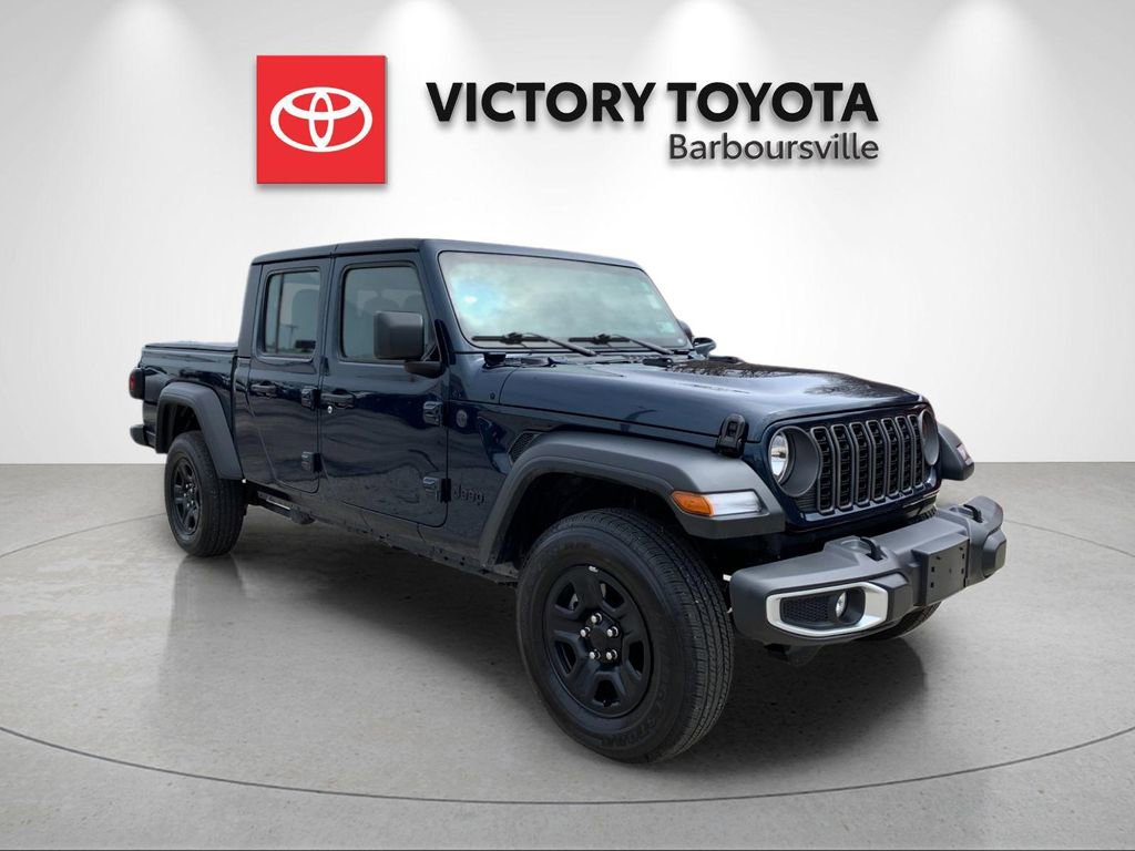 Used 2025 Jeep Gladiator Sport image 5