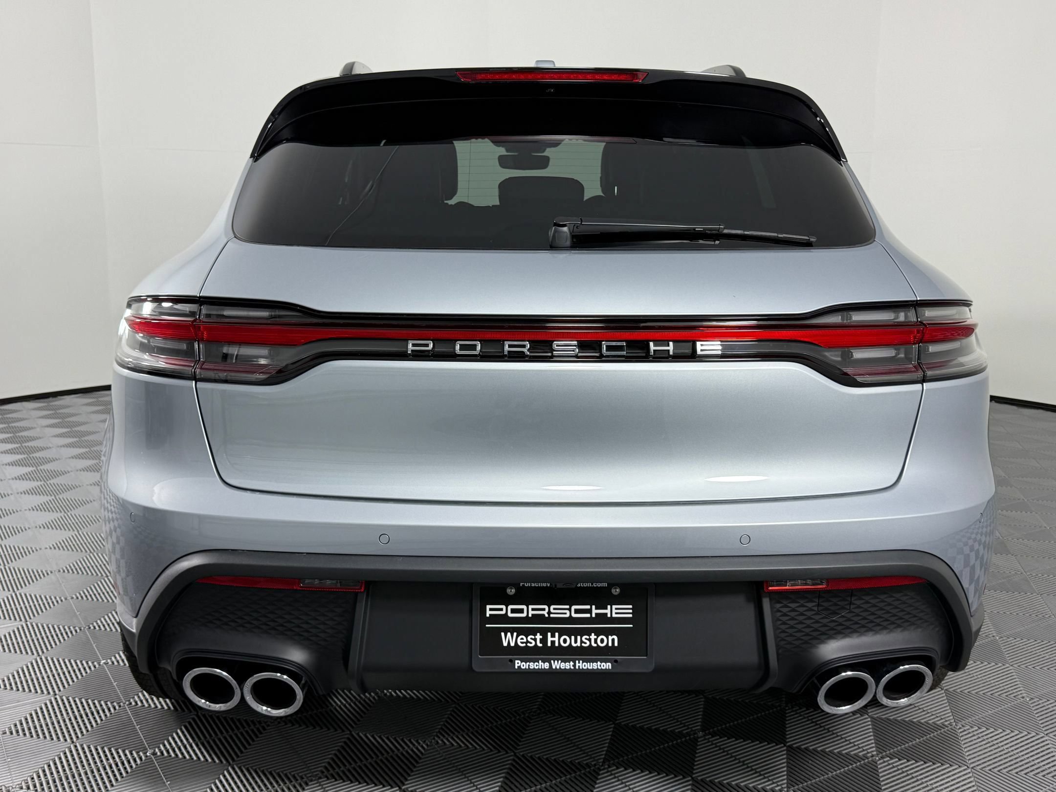 Certified 2026 Porsche Macan AWD/4WD image 10