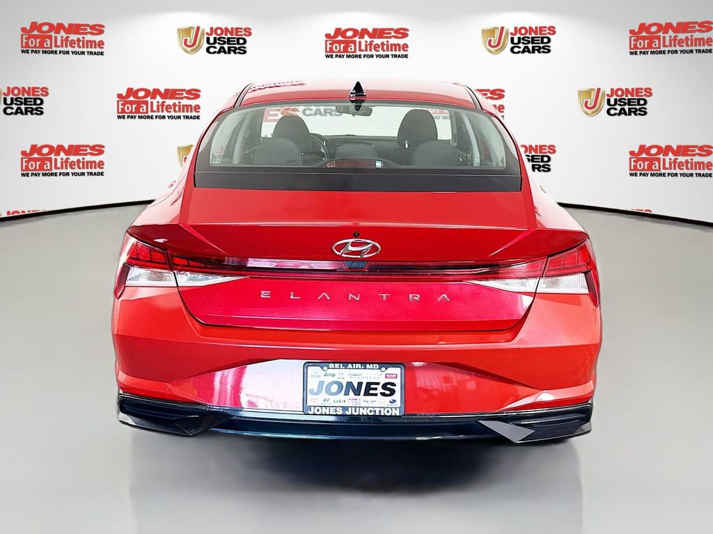 Certified 2022 Hyundai Elantra SEL w/ Convenience + Premium Package FWD image 16