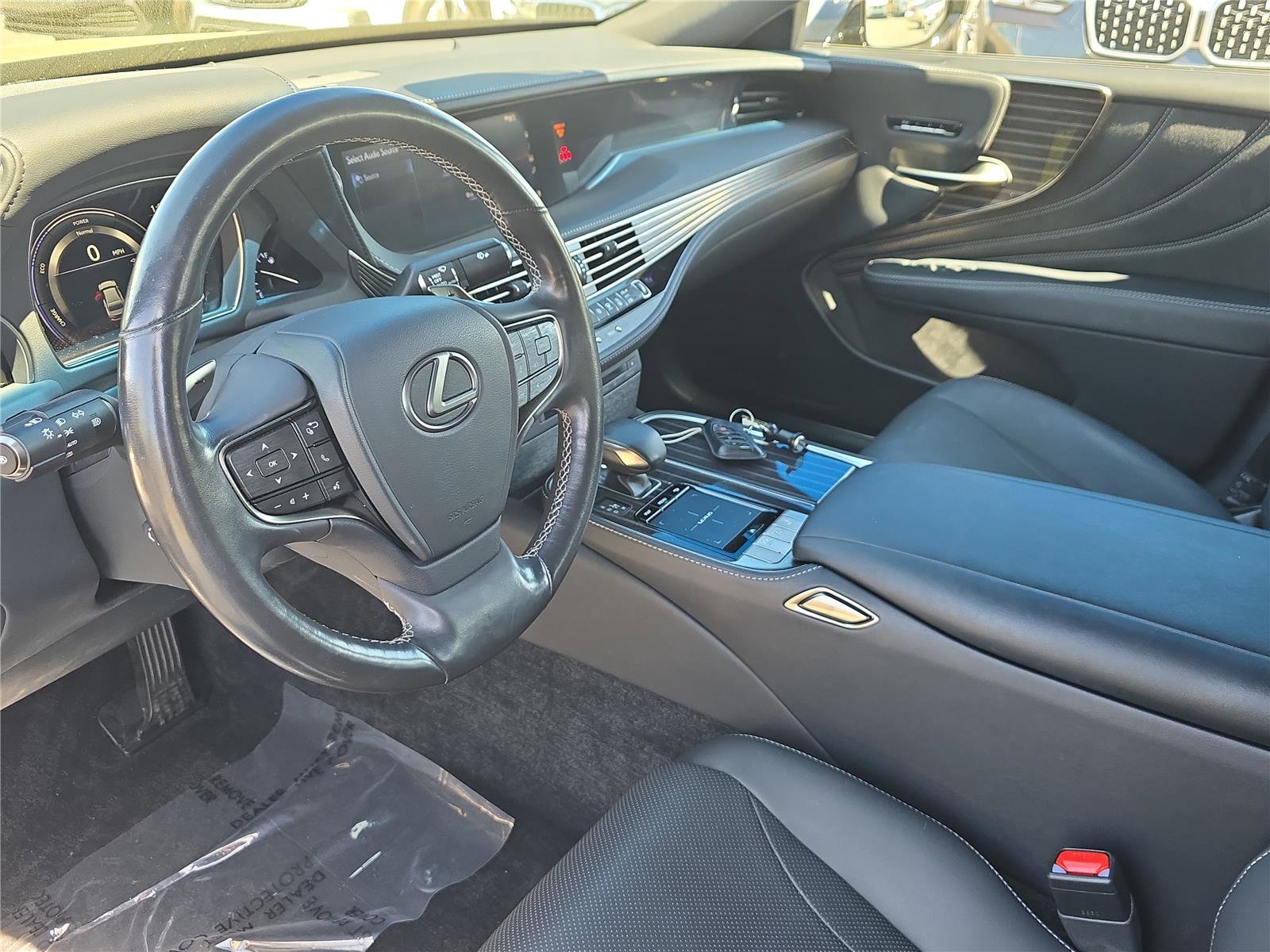 Used 2018 Lexus LS 500h w/ Accessory Package (Z2) image 15