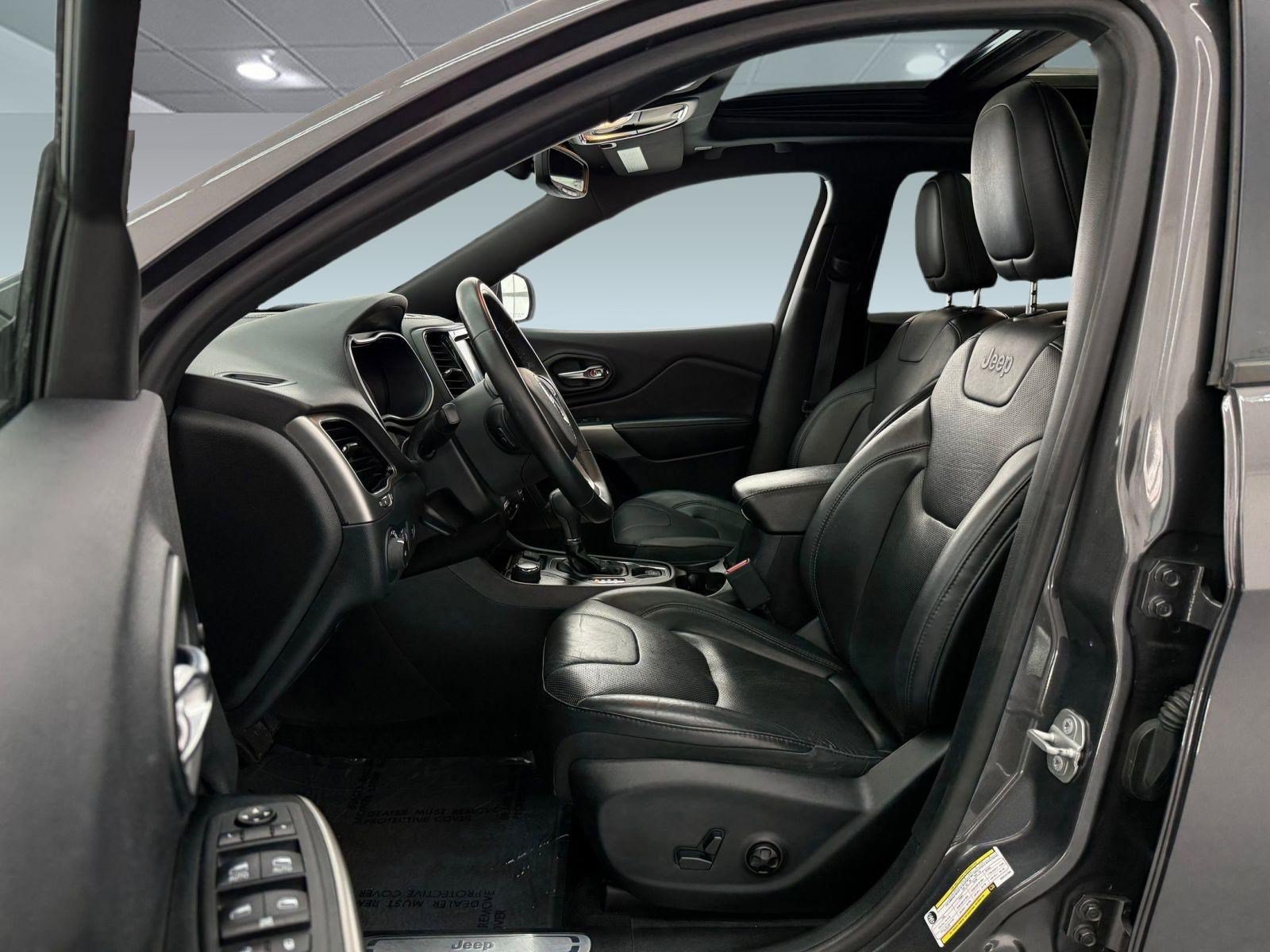 Used 2019 Jeep Cherokee High Altitude AWD/4WD image 5