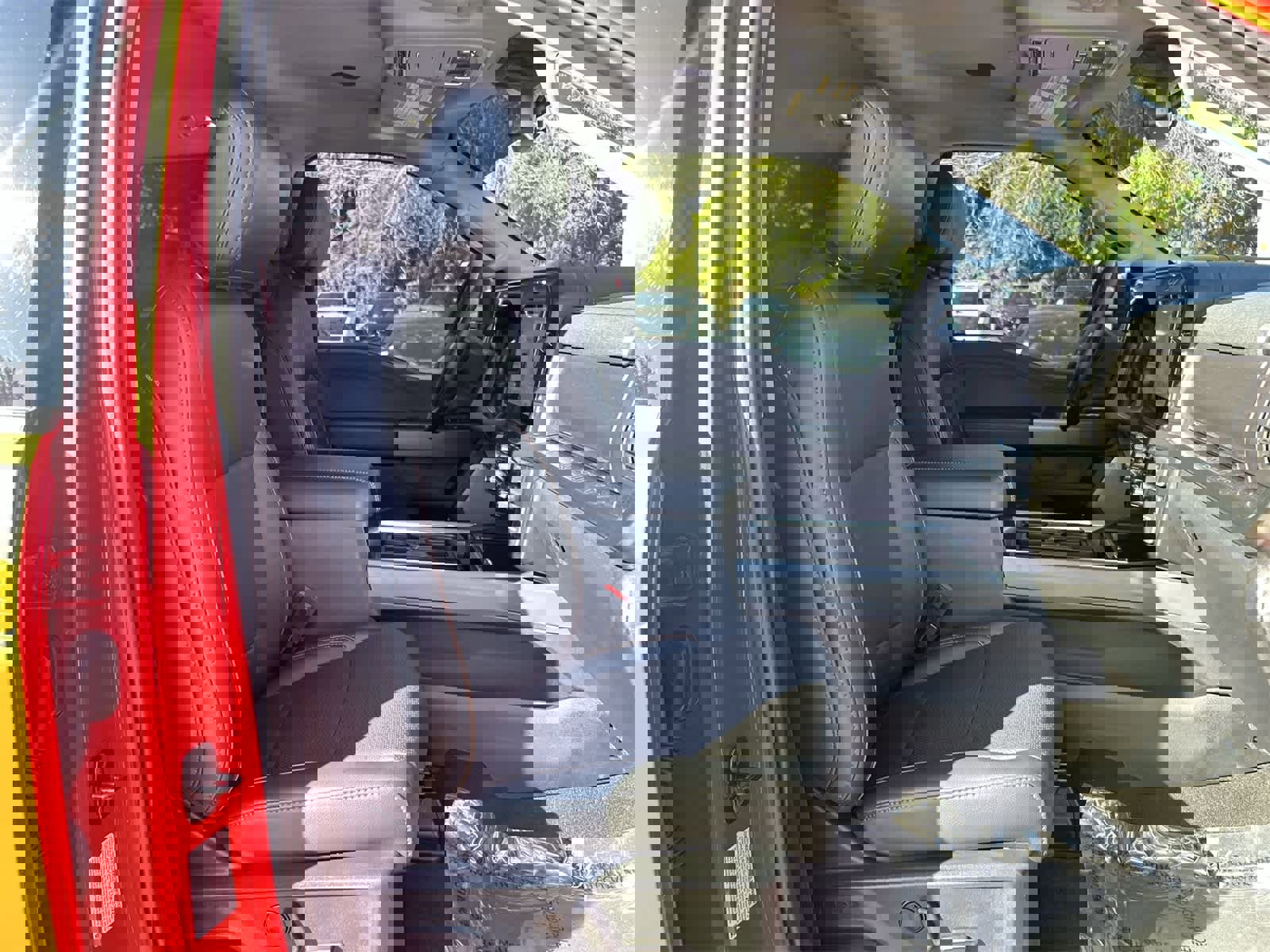 Used 2025 Ford F250 Lariat w/ Lariat Ultimate Package image 14