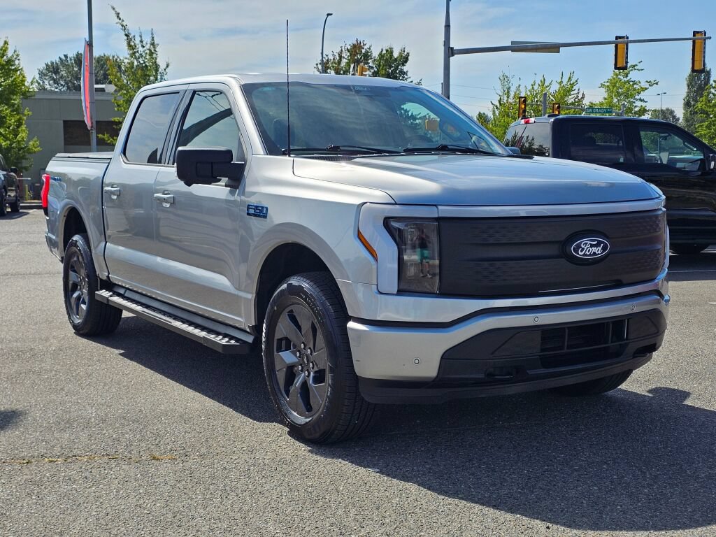 Used 2025 Ford F150 Lightning Flash AWD/4WD image 3