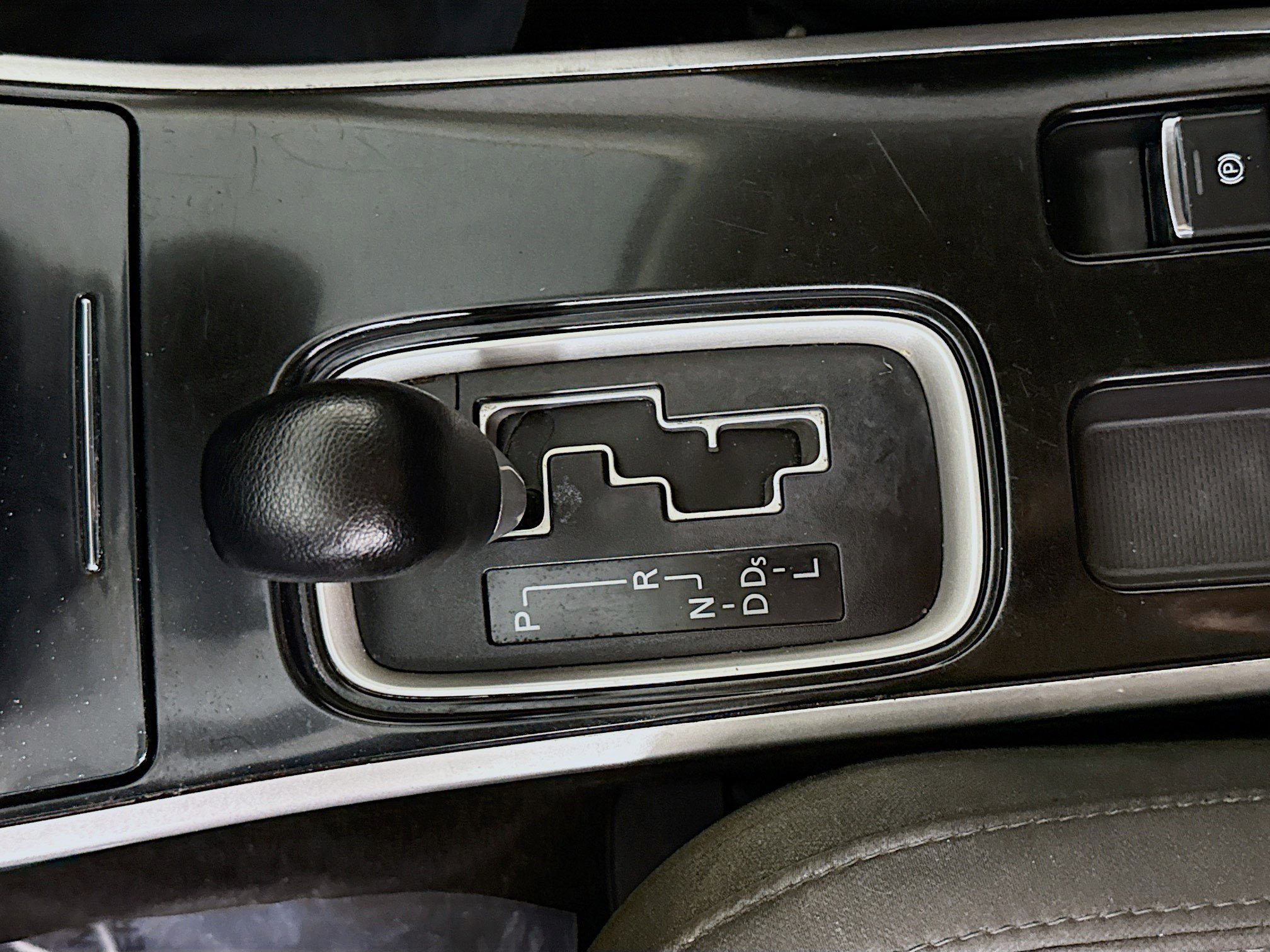 Used 2020 Mitsubishi Outlander ES image 20