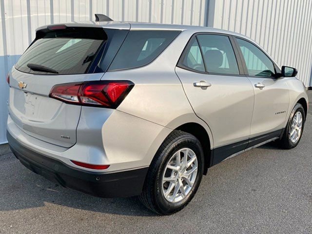 Used 2022 Chevrolet Equinox LS AWD/4WD image 4