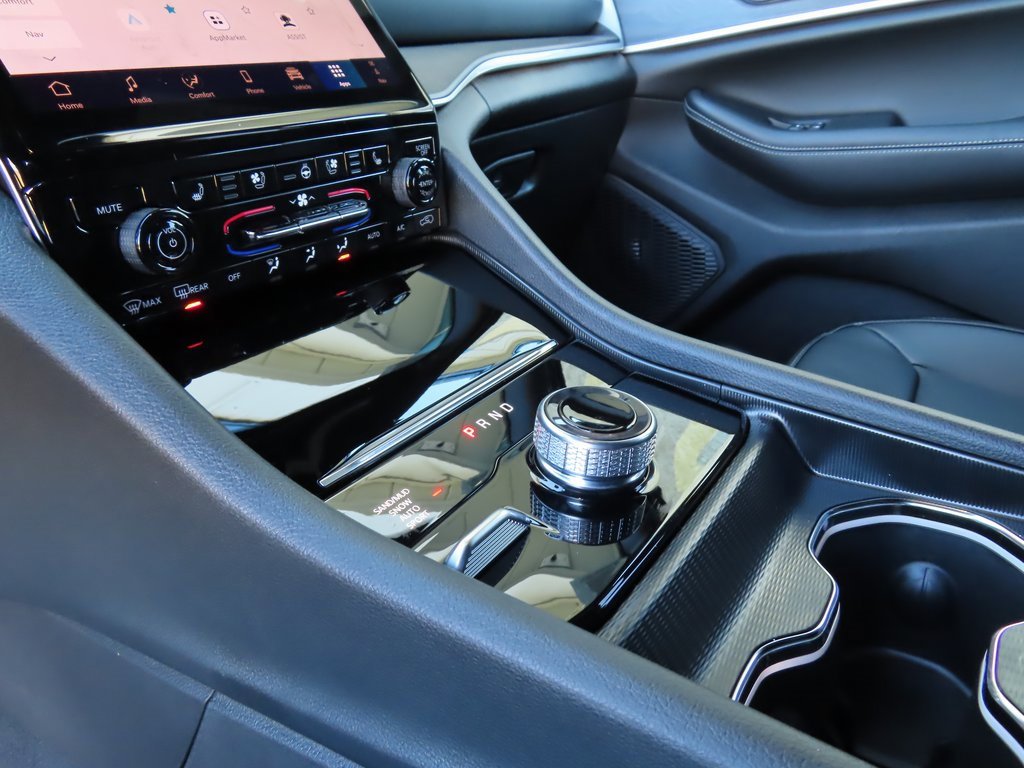 New 2025 Jeep Grand Cherokee L Limited image 6