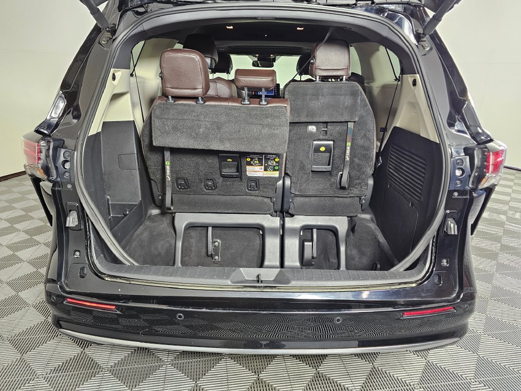 Used 2022 Toyota Sienna Platinum AWD/4WD image 15