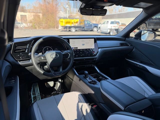 Used 2025 Lexus TX 500h AWD w/ Technology Package image 21