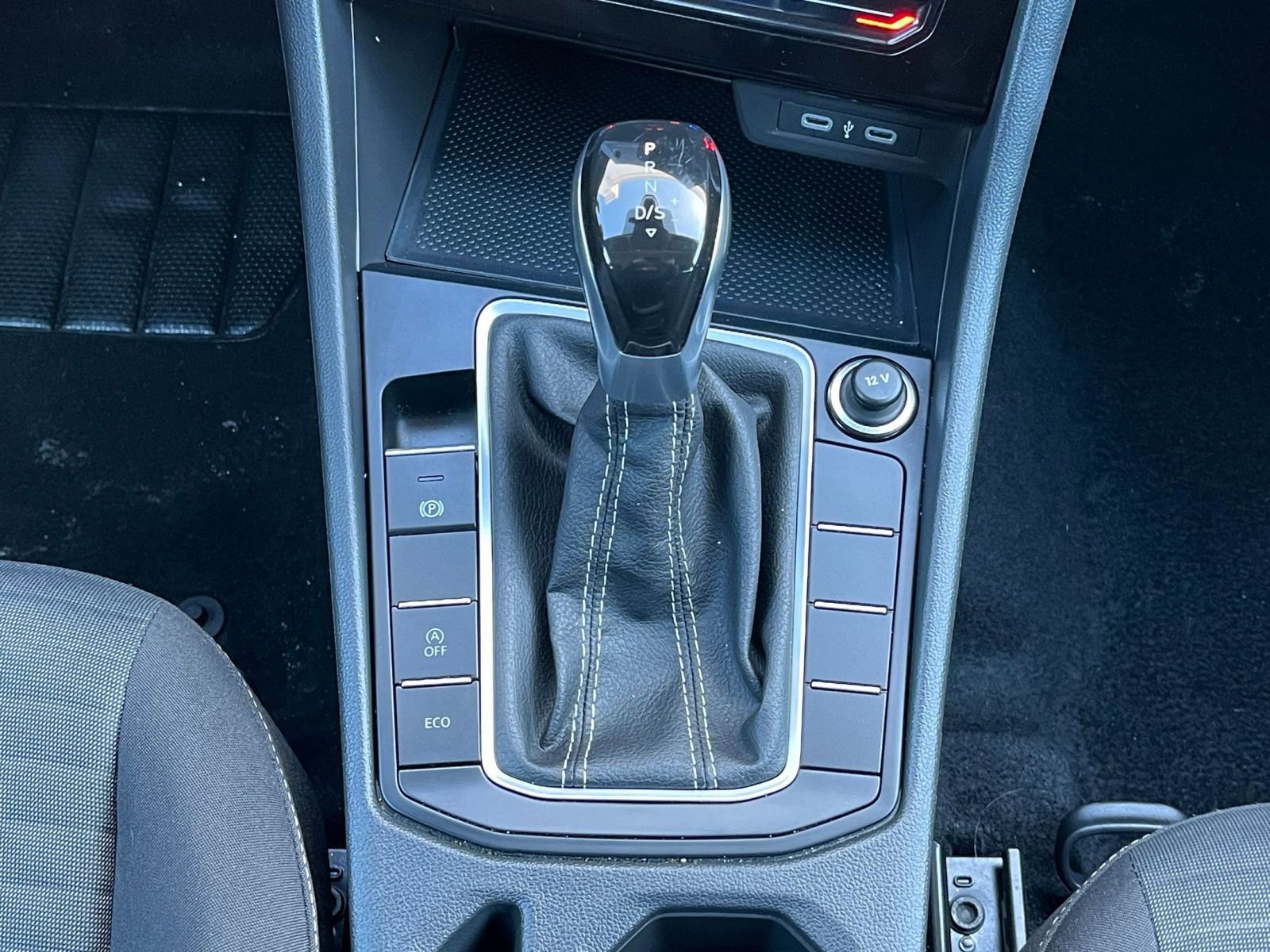 Used 2025 Volkswagen Jetta S image 37