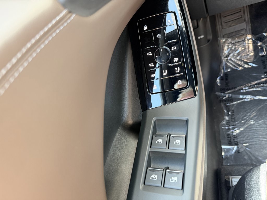 Used 2025 Audi Q6 e-tron Premium w/ Convenience Package RWD image 31