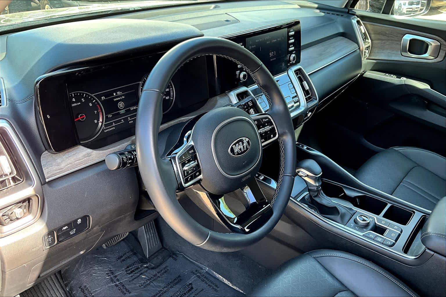 Used 2021 Kia Sorento EX w/ Panoramic Sunroof Package image 18