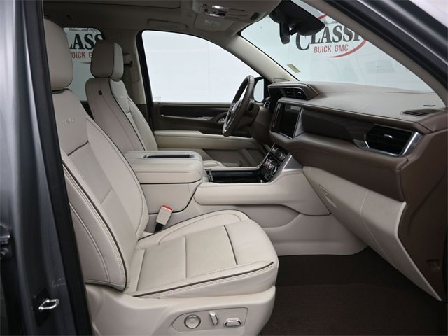 Used 2023 GMC Yukon XL Denali image 10